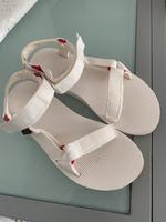 TEVA Sandalen Schuhe Ballerina Größe 39 neuwertig Frankfurt am Main - Bornheim Vorschau