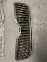 Original Skoda Superb 3T Kühlergrill Stoßstange  3T0853668B Berlin - Hohenschönhausen Vorschau