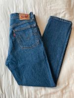 Levi's Jeans 501 Dunkelblau Straight Leg 27/28 Stuttgart - Stuttgart-Ost Vorschau