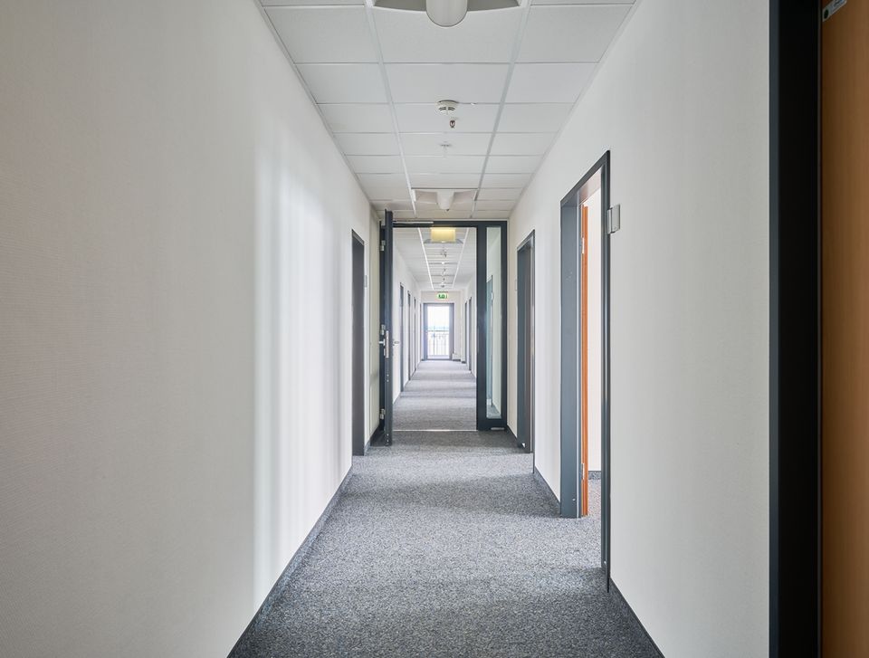 Modernes Büro über vier Etagen mit Panoramablick – Direkt vom Eigentümer! in Frankfurt am Main