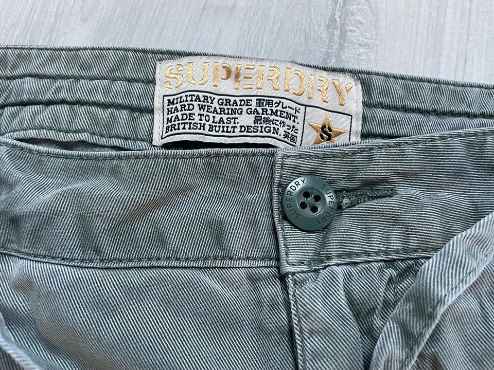 Superdry Shorts gr. S in Dassel