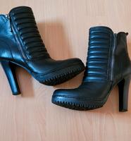 Schwarze Stiefeletten Damen Damenschuhe Größe 39 Nordrhein-Westfalen - Mönchengladbach Vorschau