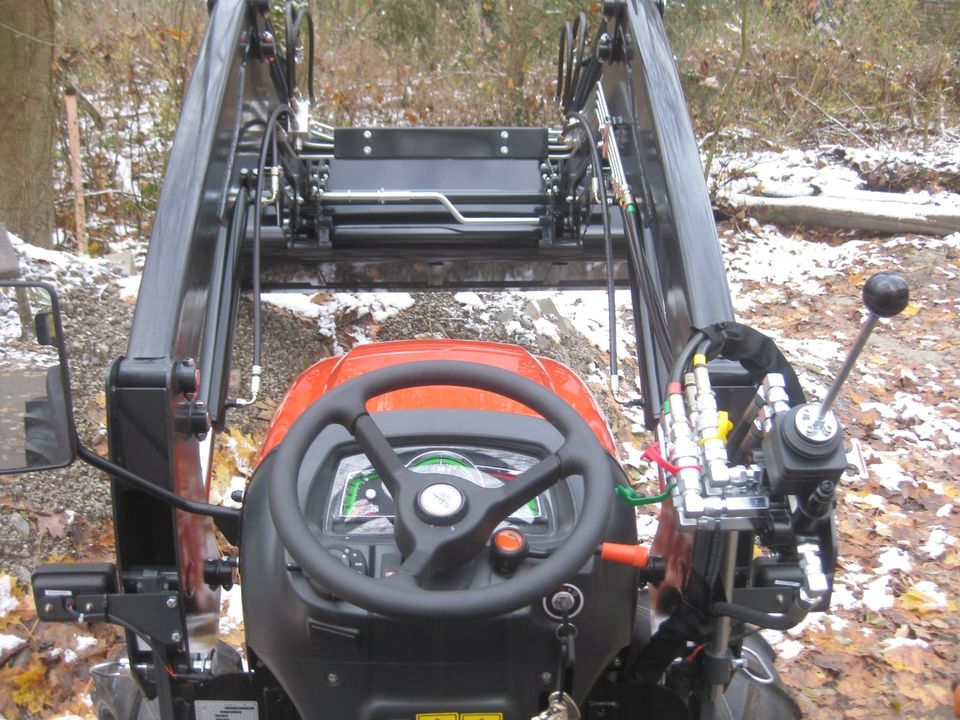 NEU TAFE 6028M Frontlader Rops Traktor Schlepper 24 PS 26 km/h in Borchen