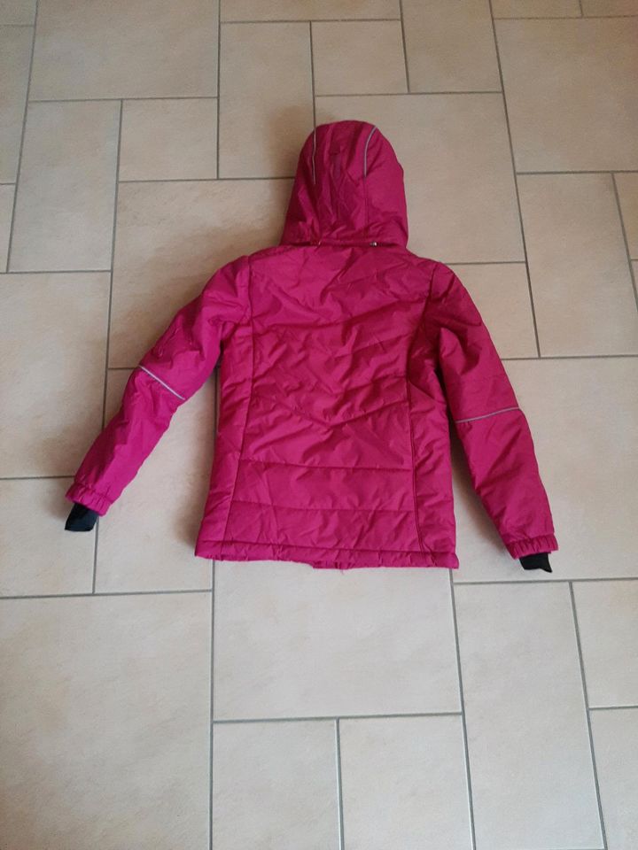 Mädchen Winterjacke gr 140 von kamik in Dippoldiswalde