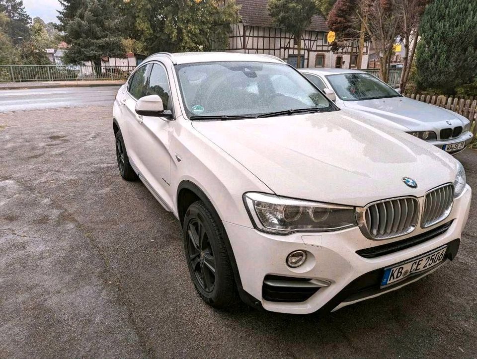 BMW X4   TOP GEPFLEGT    xDRIVE  30D  xLINE --258 PS -- Alpinweiß in Twistetal