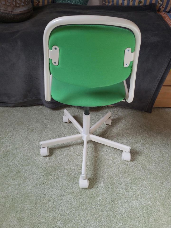 Schreibtischstuhl für Kinder, weiß/grün in Bad Suderode