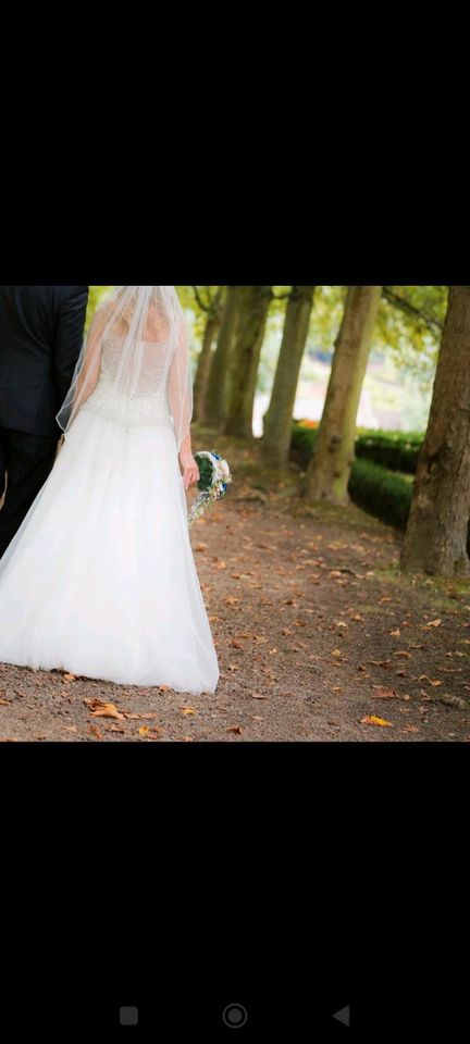 Hochzeitskleid Vokuhila Glitzer Prinzessin in Halberstadt