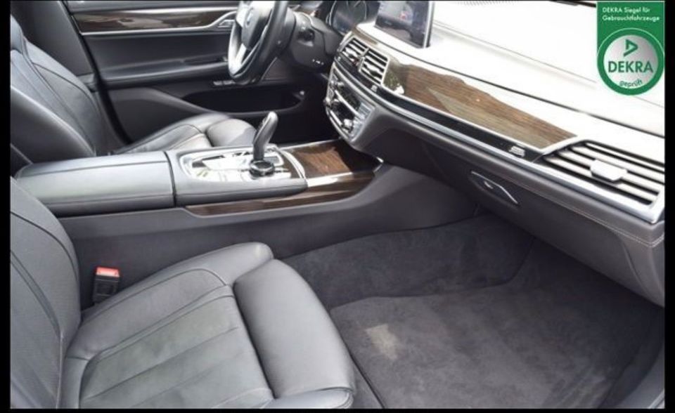 BMW 750i xDrive V8 in Weinheim