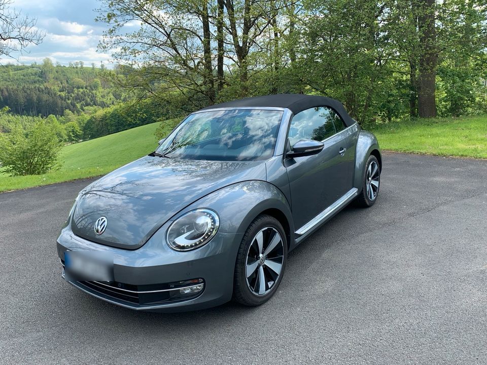 Volkswagen Beetle Cabrio CLUB Fender Ambiente Navi Xenon 8-fach in Lüdenscheid