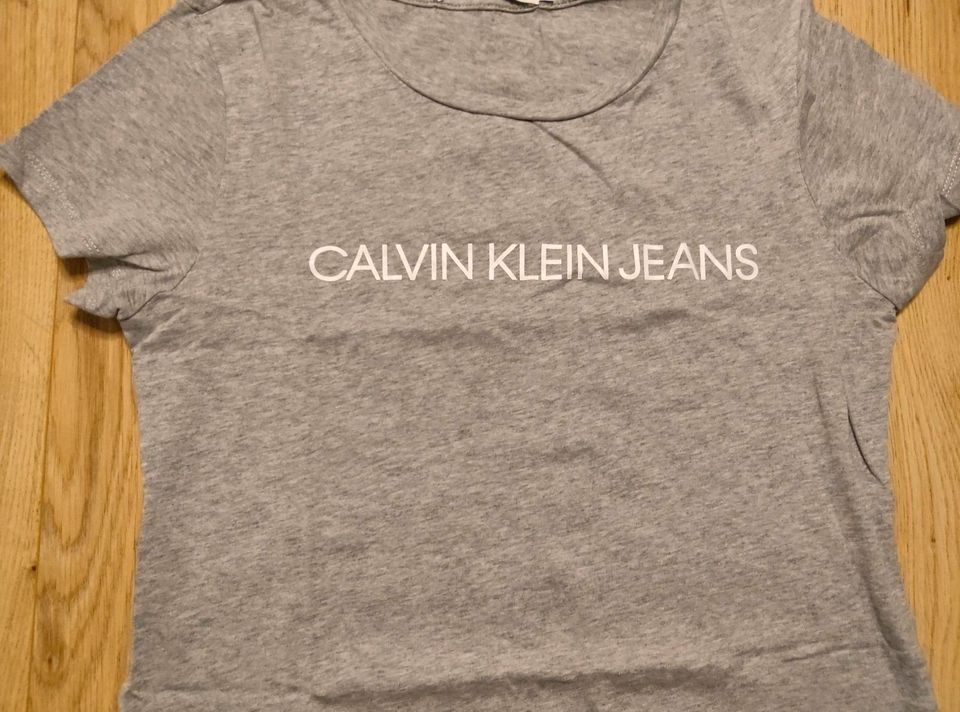 Damen Calvin Klein T-Shirt Gr. M in Siegenburg