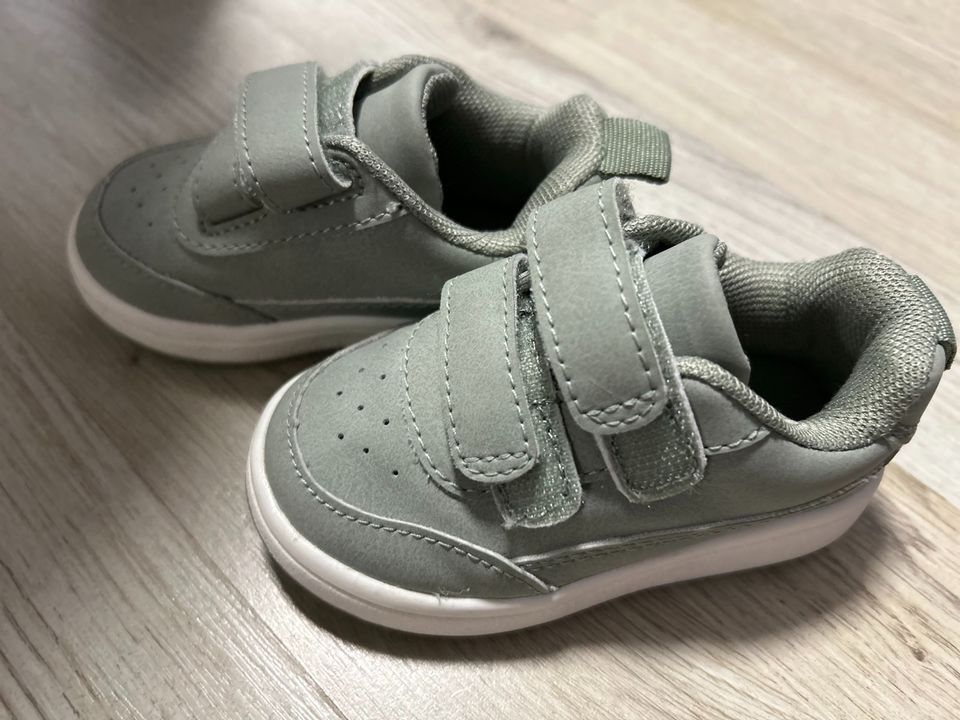 H&M Baby Schuhe in Schneverdingen