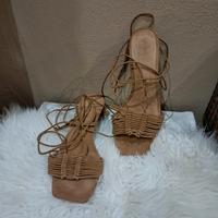 Zara Leder Sandalen zum Binden beige Gr. 38 neuwertig! Bayern - Kiefersfelden Vorschau