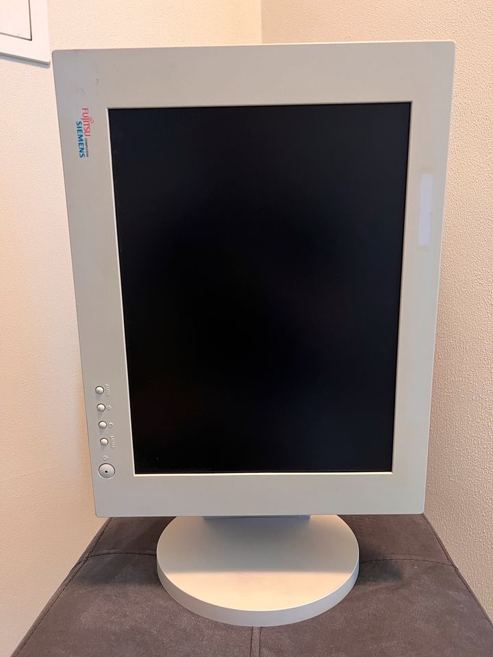 Fujitsu Siemens 15" LCD TFT Monitor in Blomberg