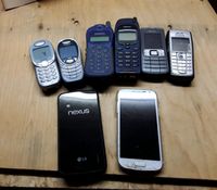 Mehrere alte Handys Alcatel,  Samsung, Nokia ,Siemens, Nexus Saarland - Freisen Vorschau