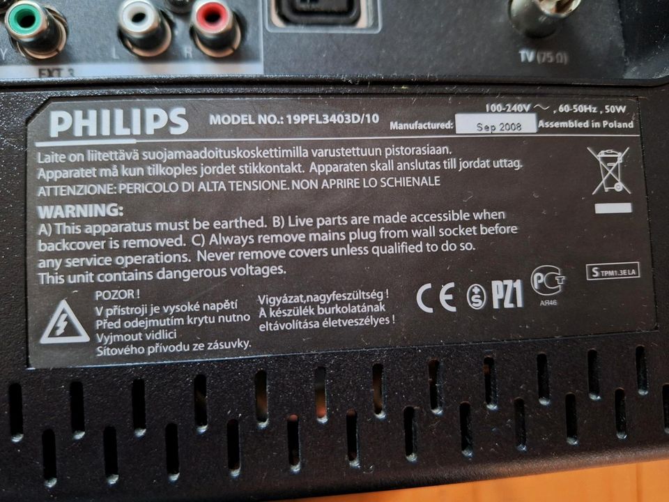 Philips TV Fernseher mit Fuß 19 Zoll schwarz Receiver in Dinslaken