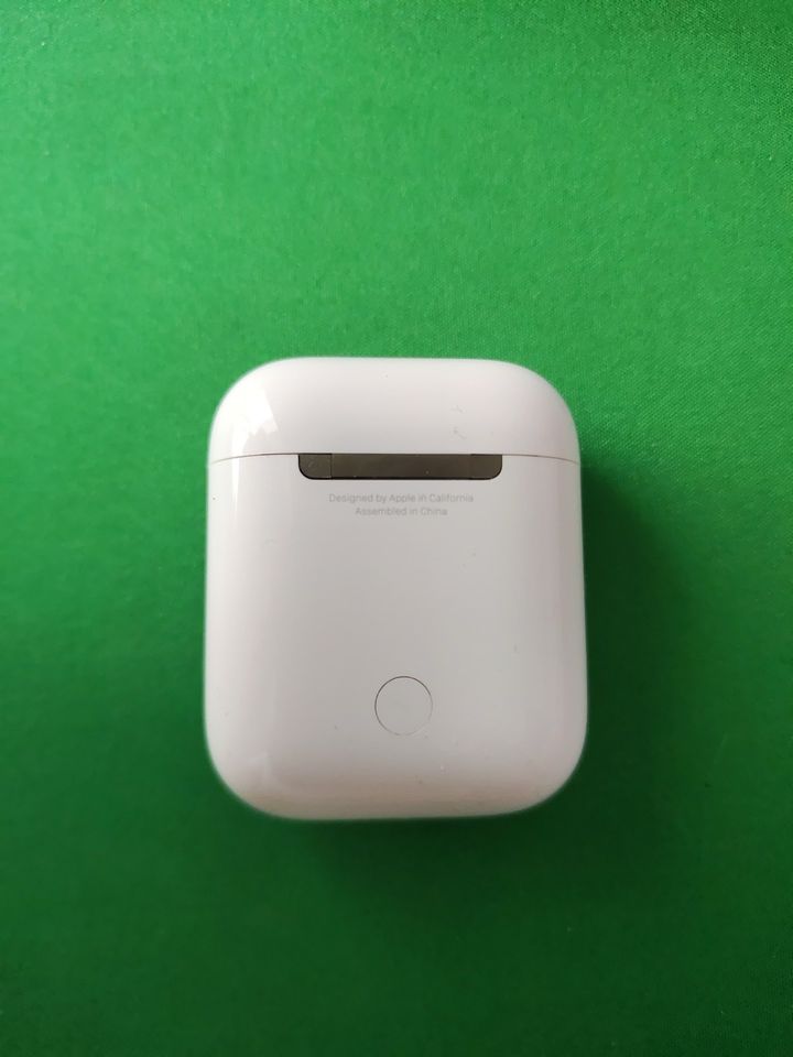 AirPods 2. Generation Case / Top in Berlin