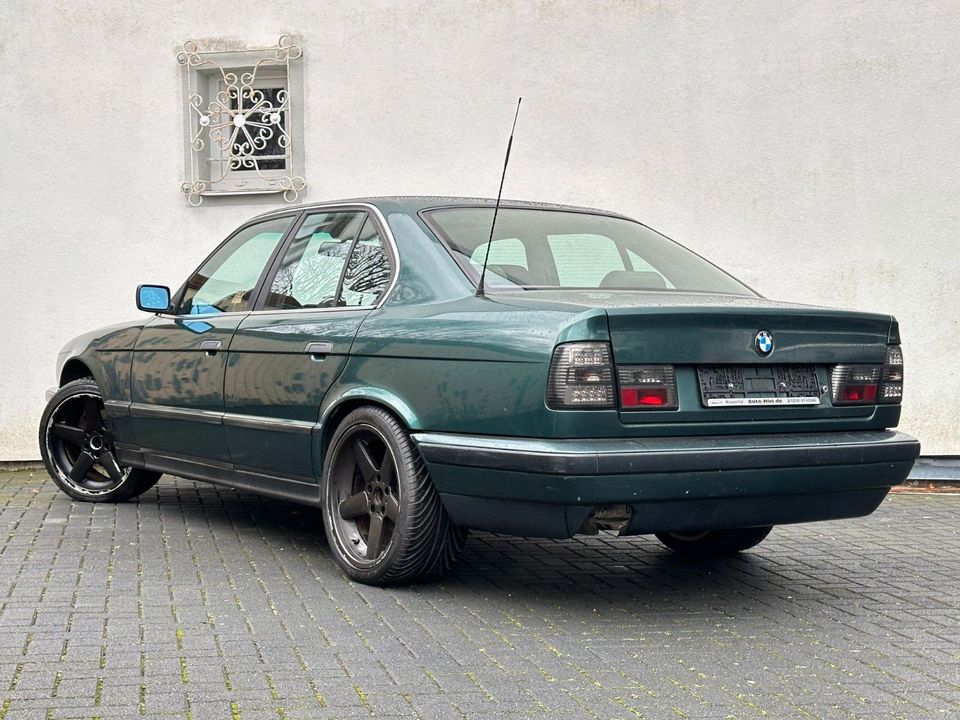 BMW 540i V8 Klima-GSD-3.Hand-GARAGENFUND- in Wuppertal