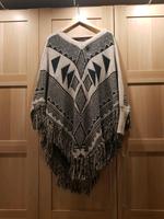 Poncho mit Ärmeln lang Nordrhein-Westfalen - Halver Vorschau