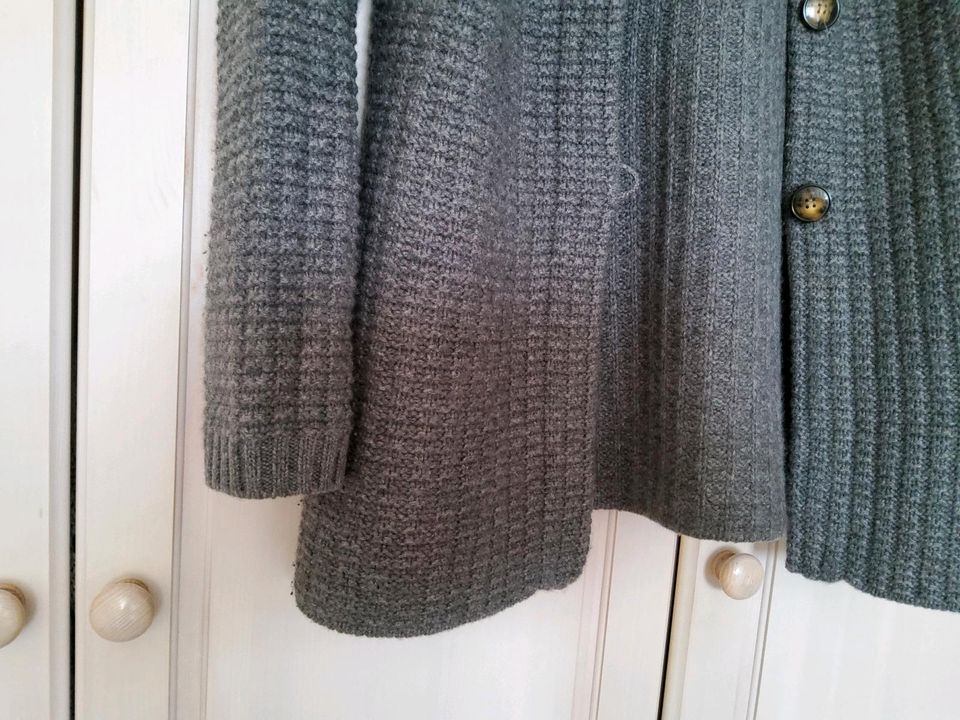 Strickjacke SOER, gr.38l40, wie neu, 100% Cashmere in Hamburg