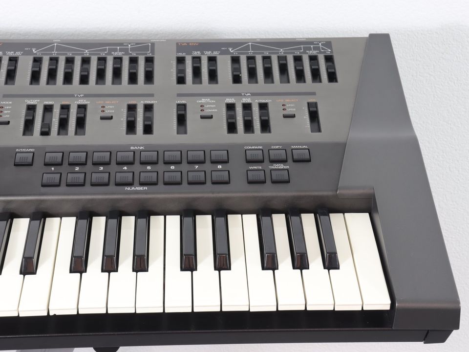 Roland JD-800 61 Tasten Vintage Synthesizer + 1 J. Gewährleistung in Möhnesee