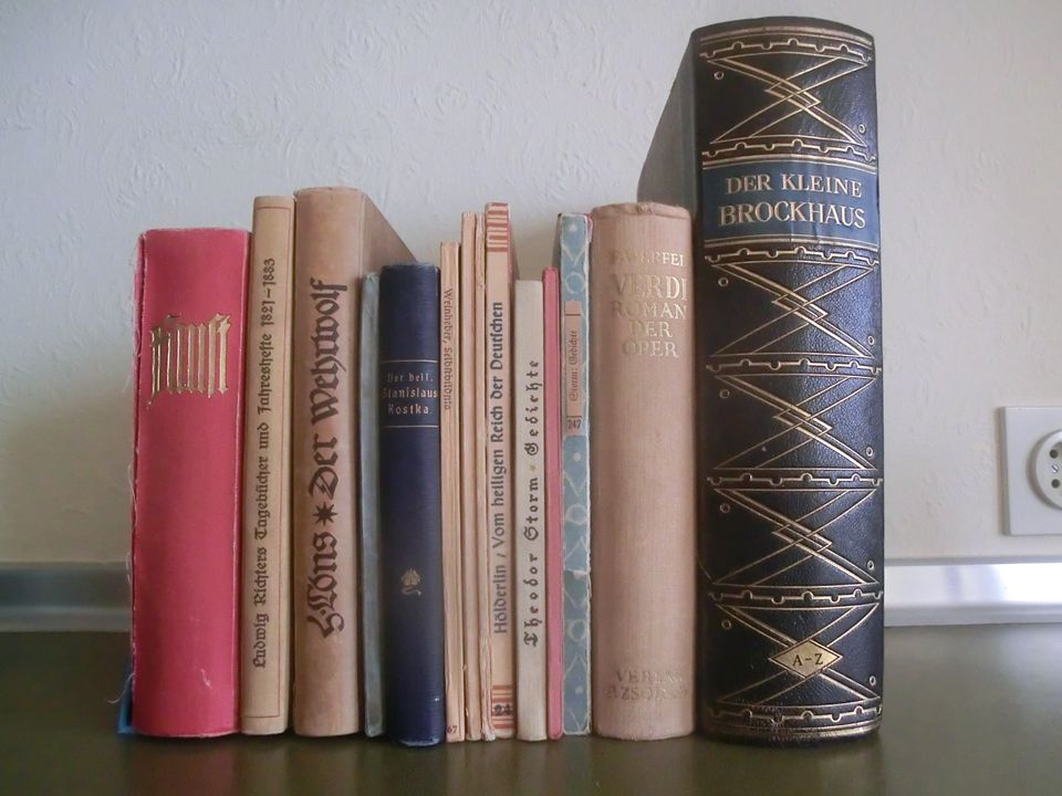 Grillparzers Meisterdramen (1912?) u.a. alte Bücher, ab 1,00 € in Neuss