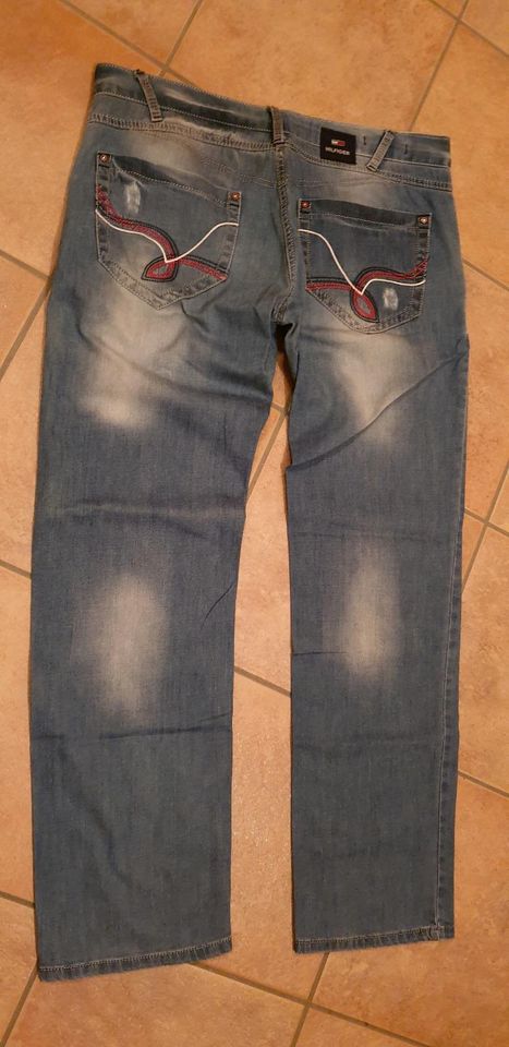 Tommy Hilfiger Jeans Jeanshose 36/32 neuwertig in Oberthulba