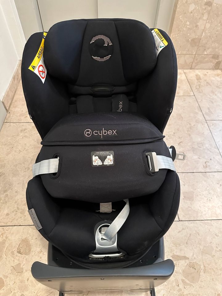 Kindersitz Cybex Sirona q i-size inkl. Basis in Neuss