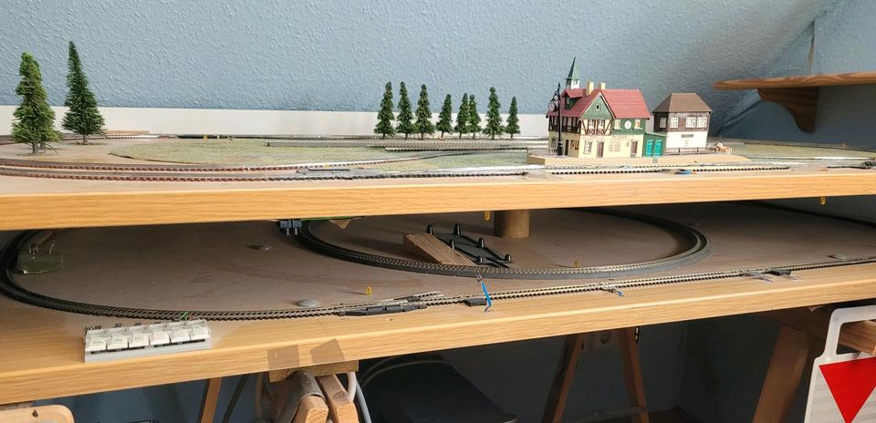 Modelleisenbahnplatte TT, Unikat, mit Trafo, 2-etagig !!! in Berlin