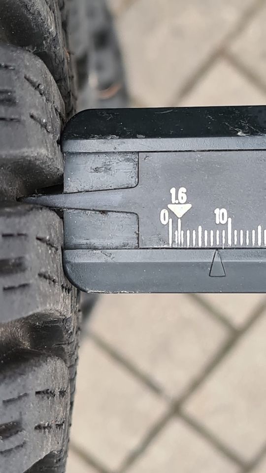 Winterräder 245/45 R18 100V - fast neu, Audi, VW, Skoda, Seat,usw in Wolkenstein