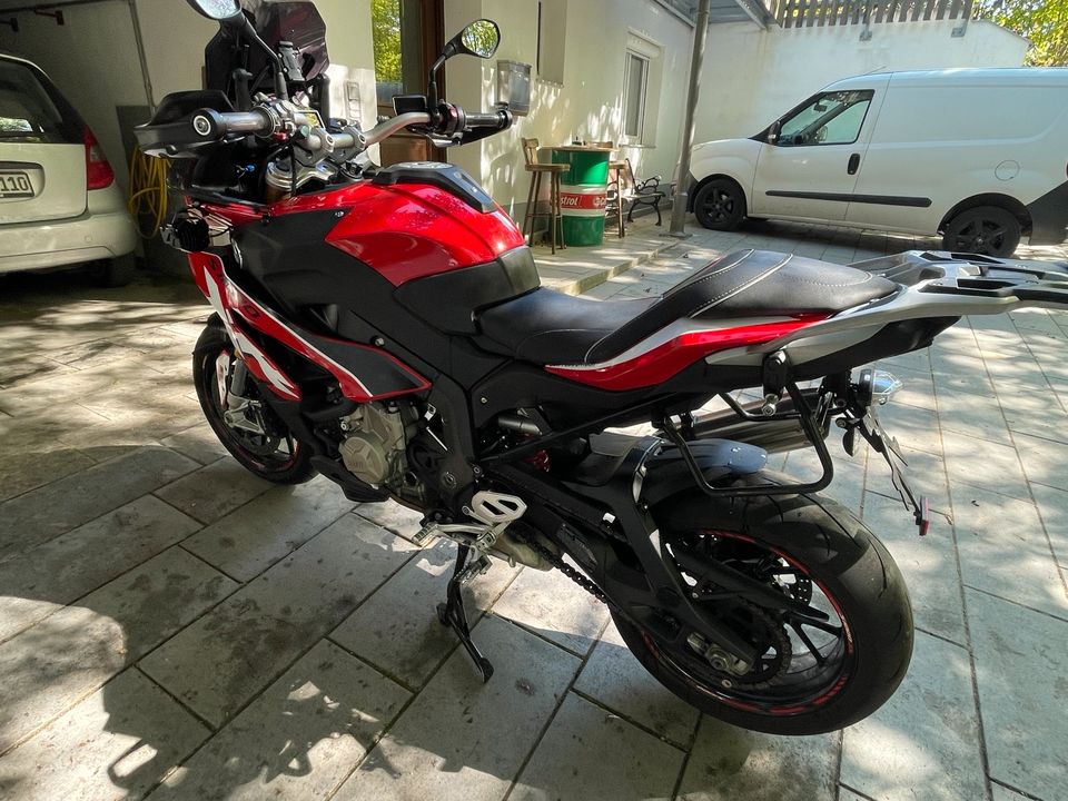 BMW S1000XR in Erdweg