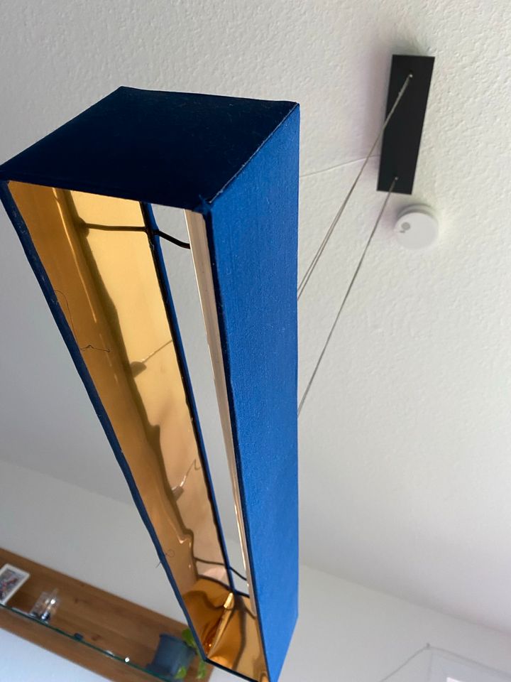 Tisch 180 cm, Stühle und Bank mit passenden Gardienen und Lampe in Lüneburg