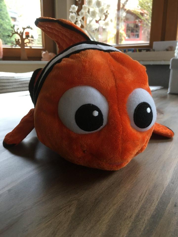 Disneyland Paris "Nemo" Plüschtier Findet Nemo Fisch Nemo 36 cm in Ruppichteroth