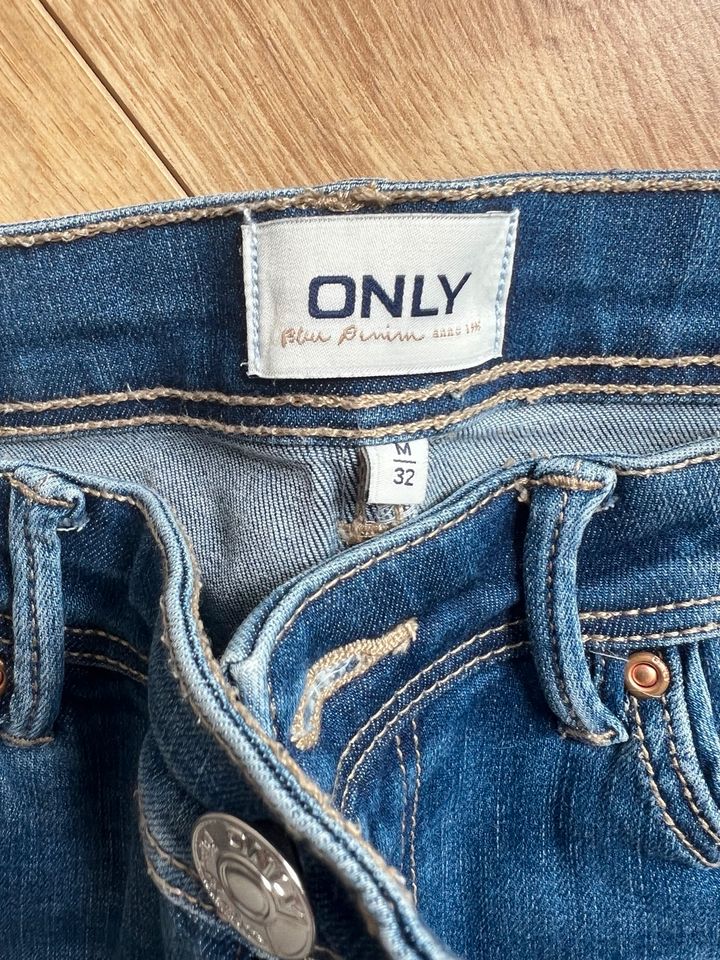 Verschiedene (Jeans-) Hosen in Ebsdorfergrund