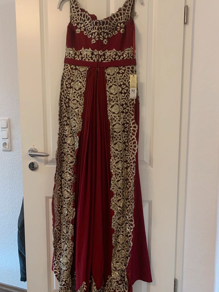 Abendkleid Ballkleid rot Schleppe Henna in Bremerhaven