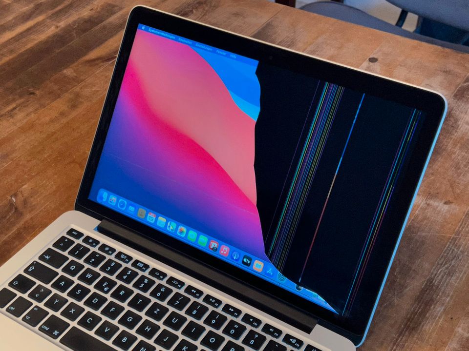 MacBook Pro 13 Zoll 2013 als Desktop-Ersatz (defekter Bildschirm) in Köln