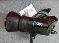 Godox(?) DE300 Studio Strobe Flash Lamp Sachsen-Anhalt - Halle Vorschau