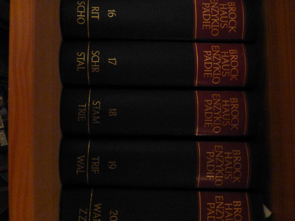 Brockhaus Enzyklopädie. 20 Bände, Goldschnitt in Uffenheim
