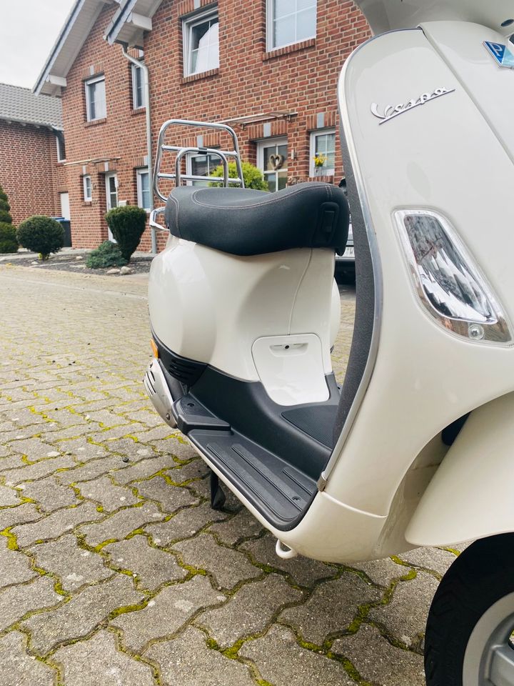 ❤️ Vespa LX 50 Piaggio 4 Takter weiß ❤️ inkl 3 Helme von Nexo in Erkelenz