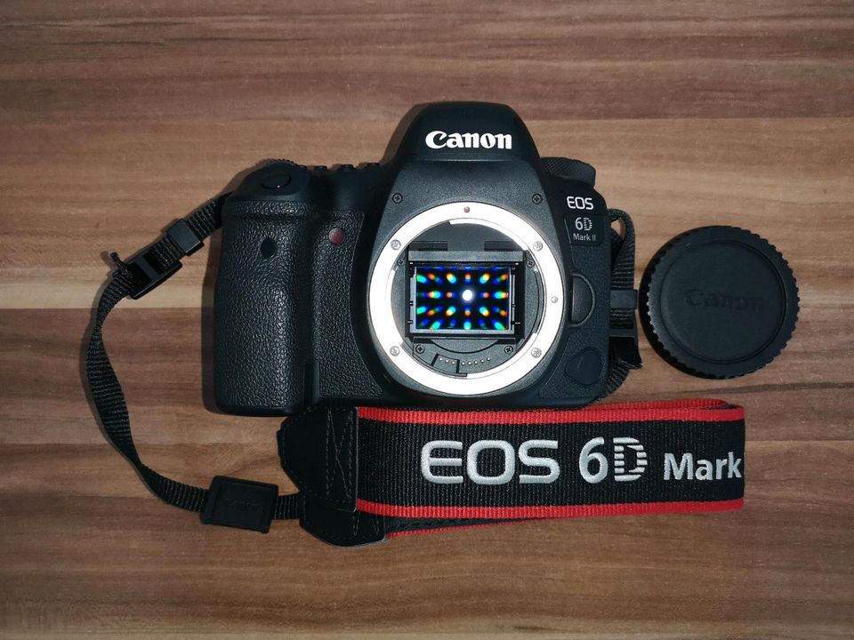 Gepflegte Canon EOS 6D Mark II - nur 30000 Auslösungen! in Haar