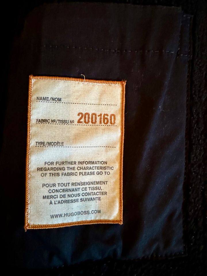 Hugo Boss Jacke Original und kein Fake Größe 56 in Berlin