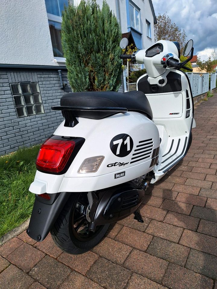 Vespa / GTS 300 /  Supersport / black & white in Kaufungen