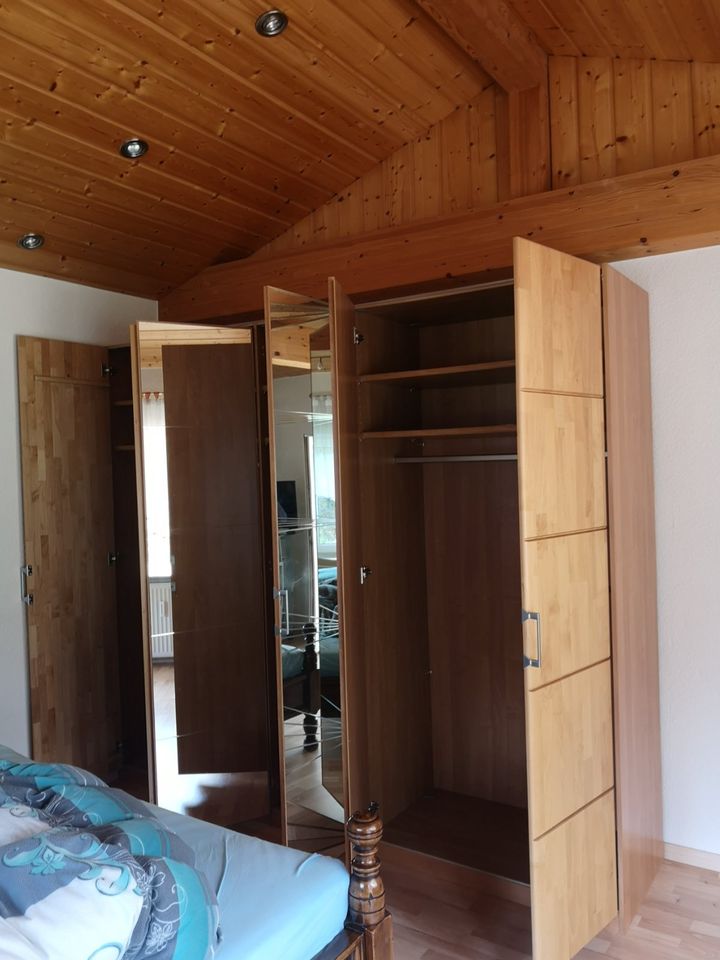 Schlafzimmerschrank 2,50x ca. 2,20 -gut erhalten  -Arzthaushalt in Mörlenbach