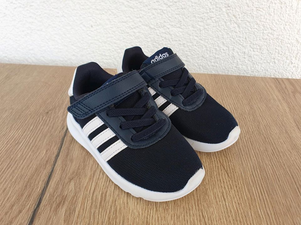 Adidas Sneaker Turnschuhe Halbschuhe, Größe 23, wie neu in Kirchheim unter Teck