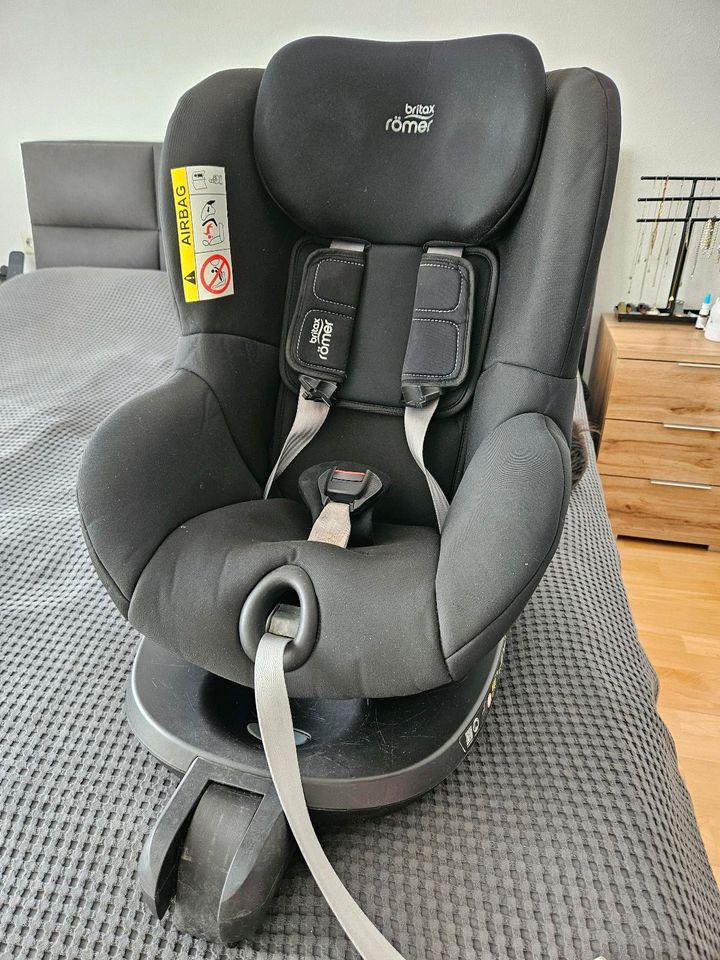 Britax Römer dualfix2 R Kindersitz in Salach