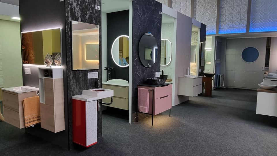 Gäste WC Badmöbel 80 cm Waschtisch HPL-COMPAKT, Designer Badezimmermöbel + Spiegel rund 1.749,-€* in Bad Essen