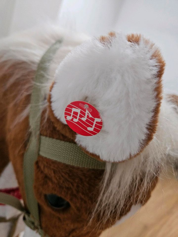 Kinderspielpferd zum Reiten in Emmelshausen