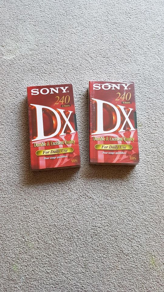 2x SONY VHS Kasetten OVP in Norderstedt