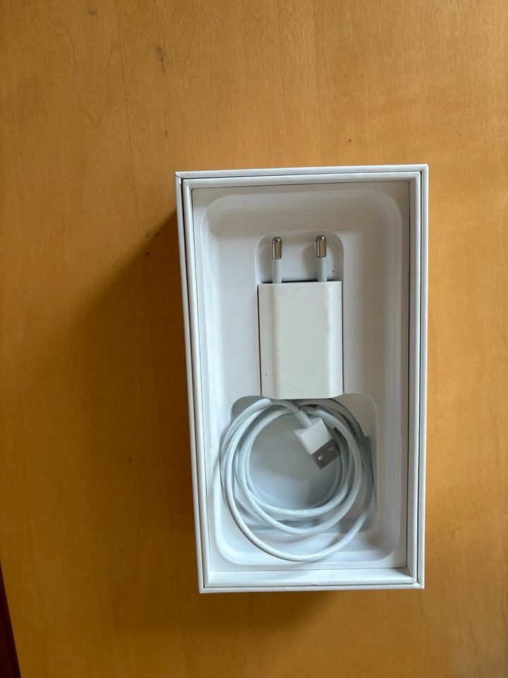 Apple iPhone XR 128gb weiß - 89% Akku in Schongau