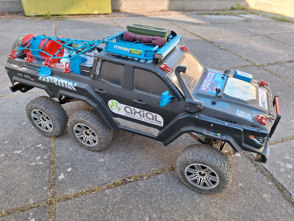 RC Crawler Reely Freeman 6x6 in Lübeck