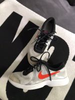 Nike Sneaker weiss-silber-orange,sehr cool Gr.37,5 Bochum - Bochum-Wattenscheid Vorschau